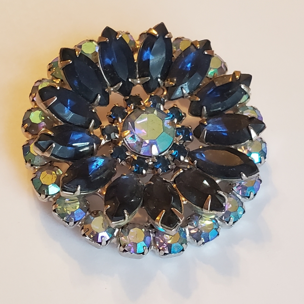 Garne Crystal Rhinestone Starburst Brooch